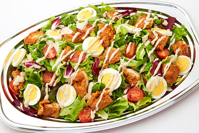 タンドリーチキンとゆでたまごのサラダ