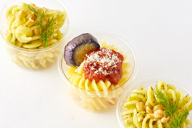 2種の彩りショートパスタ(ジェノベーゼ&大豆ボロネーゼ)