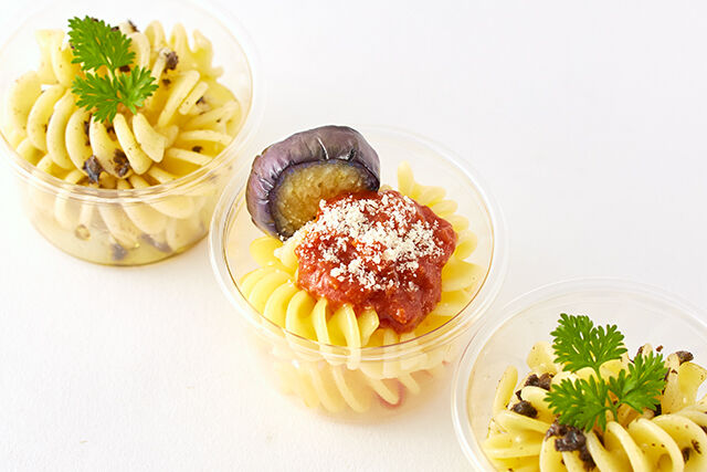 2種の彩りショートパスタ(タプナード&大豆ボロネーゼ)