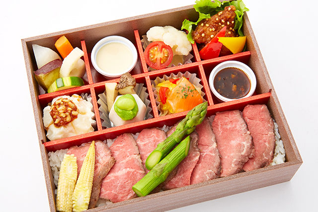 厳選牛と彩り野菜の HATAKE BOX