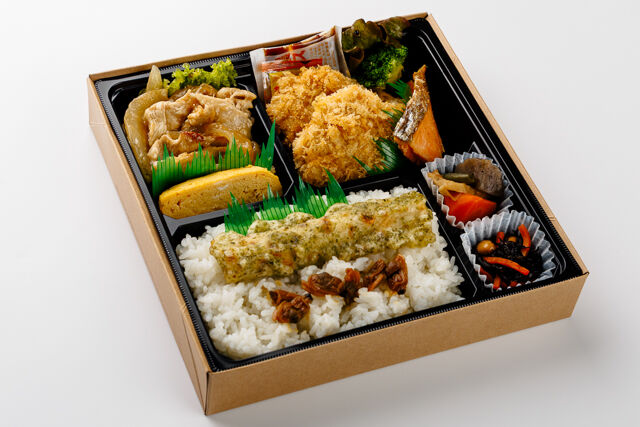 ヒレカツ&焼き鮭&豚の生姜焼きの満足幕の内弁当