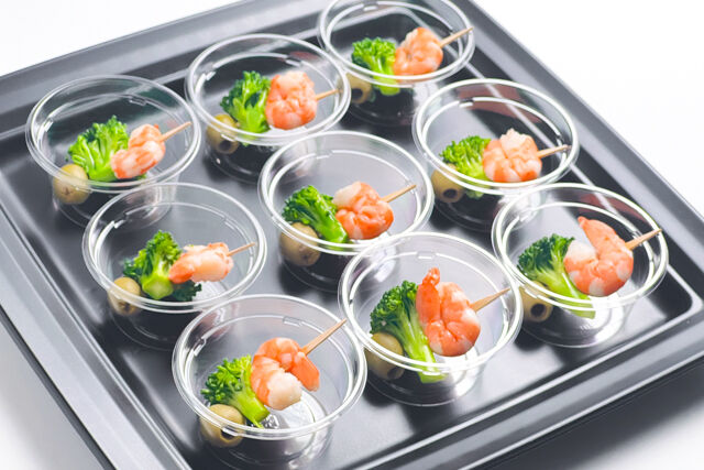 オリーブと海老のピンチョス