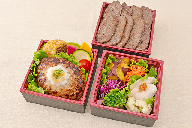 牛たんメンチカツ添え格之進ハンバーグと黒毛和牛特上焼肉御膳~たっぷりしそおろしとポン酢~