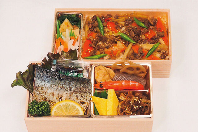 【熨斗対応可】鯖の塩焼きと和牛そぼろの五目飯二段御膳