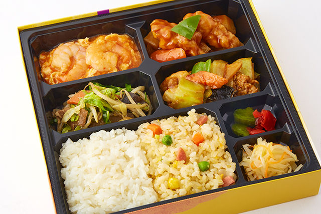 【豪華 幕の内弁当】白身魚の甘酢炒めと回鍋肉弁当