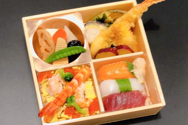 大海老ちらしと握り寿司御膳~旬の天麩羅~