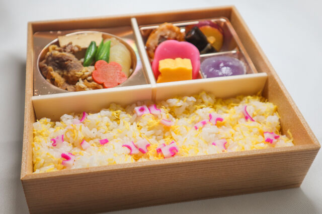 牛すき焼きの錦糸ご飯弁当