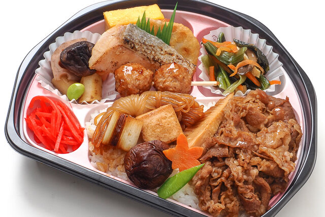 扇【牛すき焼き御飯&鮭塩焼き幕の内】