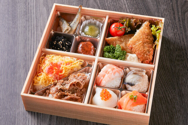 手毬寿司の特選彩り肉幕ノ内弁当