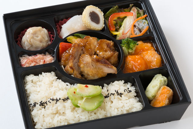 厳選鶏の唐揚げ黒酢ソース&エビチリ弁当