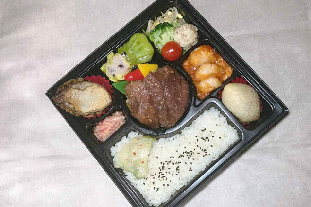 牛ロースオイスター炒め&あわびのえびみそ炒め&ホタテのチリソース弁当