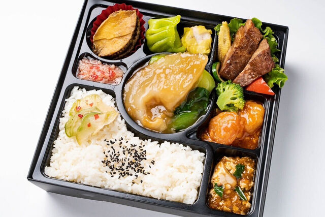 フカヒレ&エビチリ&牛ヒレ&アワビのエビみそ炒め付チャーハン弁当