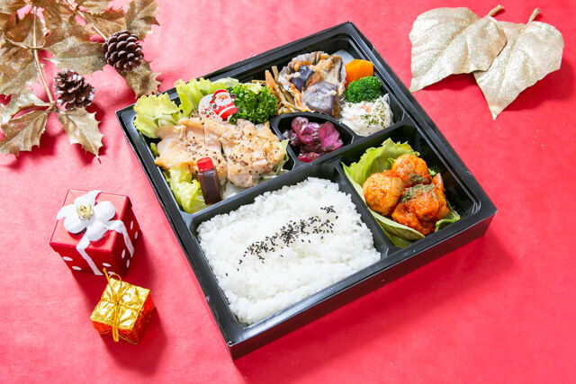 【クリスマス限定】チキンソテーとチキンボールのトマト煮弁当
