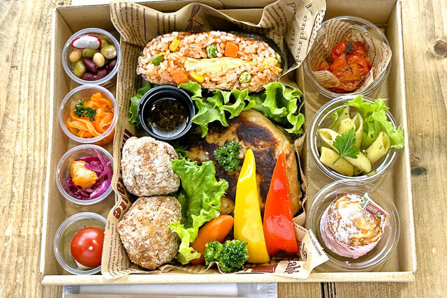 【おひとり様オードブル】大豆ミートのハンバーグ&から揚げ~ベジタブルおにぎらずボックス