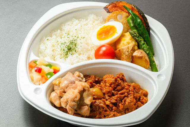 チキン&旬野菜の特製無水カレー