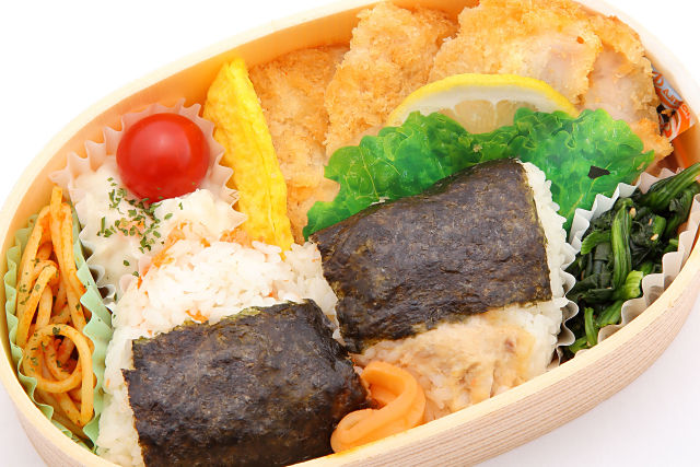 おにぎりとトンカツBOX