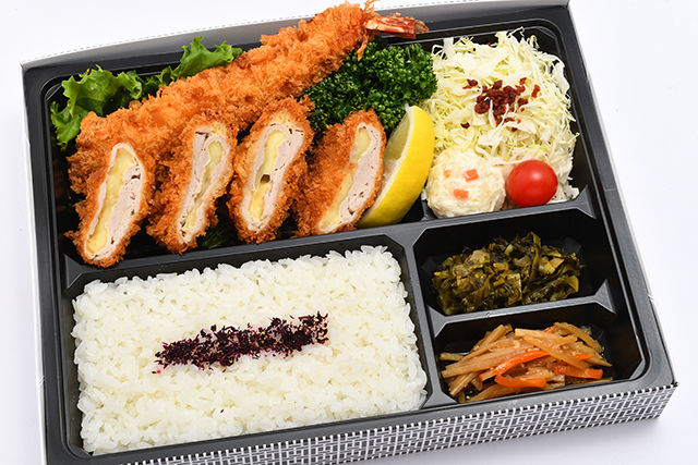 カマンベールチーズヒレかつ&エビフライ弁当