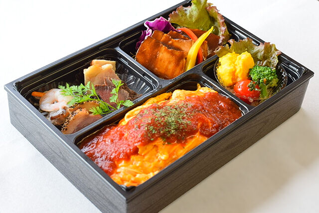 洋風豚肉の角煮オムライス弁当