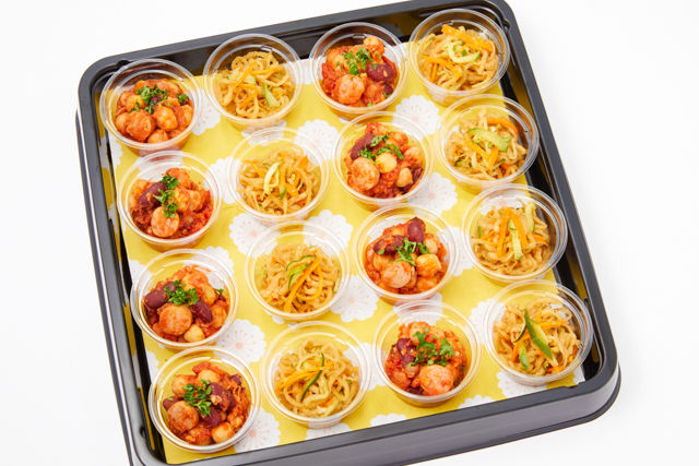 サラダ2種盛り (切り干し大根中華風サラダ、ひよこ豆のトマト煮)