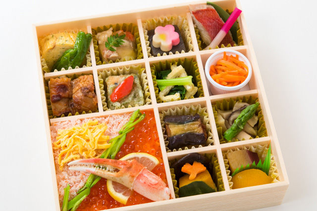 いくらとかに飯と13種のおばんざい折