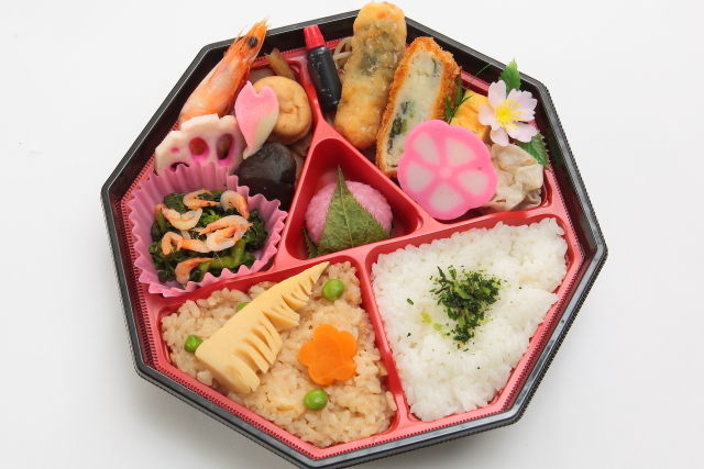 八角弁当【春】
