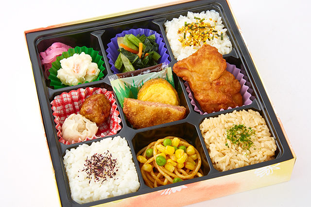 紫陽花(あじさい)~3種のごはんといろいろおかずの9升弁当~