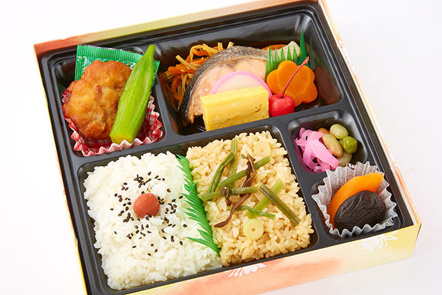 牡丹(ぼたん)~2種のごはんといろいろおかず~