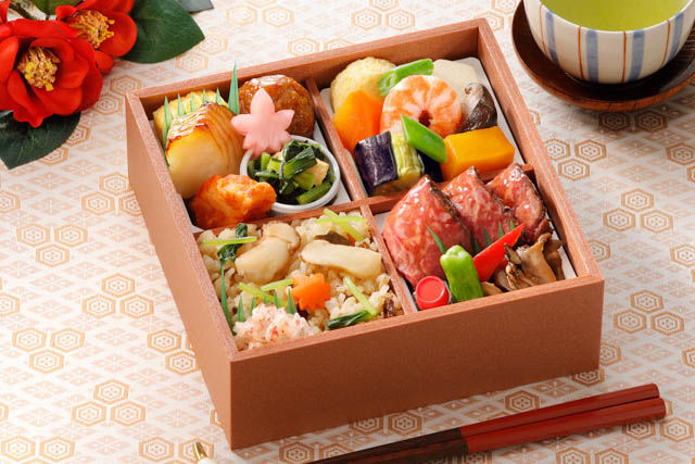 創業190周年記念「ローストビーフと松茸御飯のお弁当」