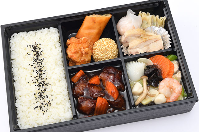 黒酢の酢豚&三鮮炒め弁当