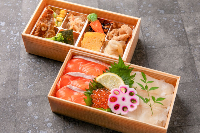 【南喜久の昆布〆】熟成サーモン・いくらと鯛食べ比べ2段重