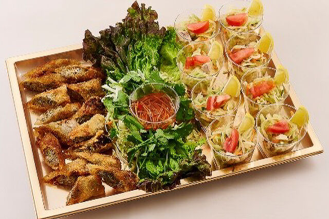 揚げ春巻き&青いパパイヤのサラダ