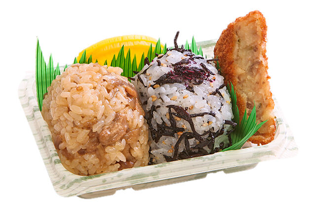 おにぎり2個とすき焼風コロッケ