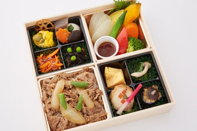牛飯と彩野菜の御弁当