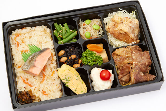 TOMYお楽しみ御膳(5)牛焼肉/唐揚げ