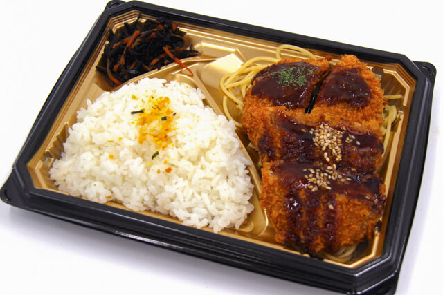 TOMYバラエティ弁当/Wソースのメンチカツ弁当