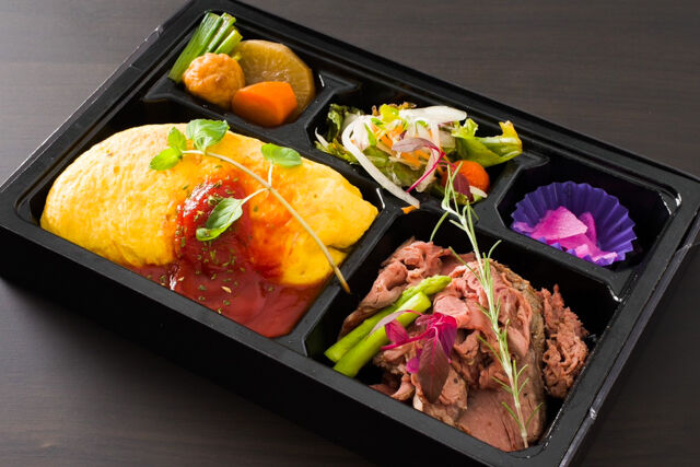 ローストビーフオムライス ケチャップ