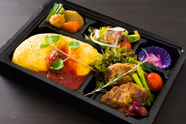 ハンバーグオムライス