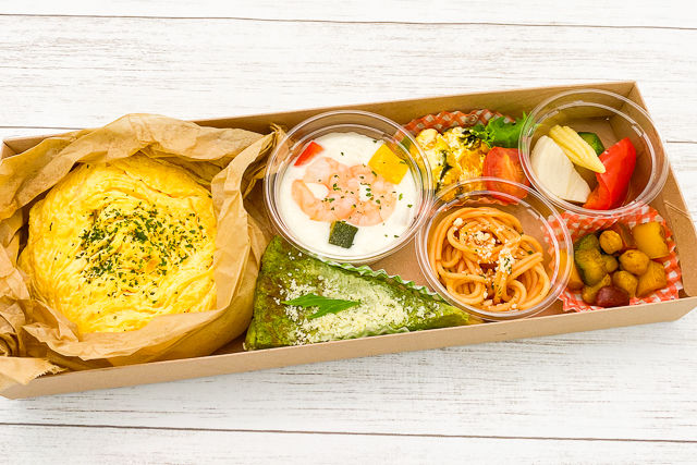 オムライスBOX ーえびとキノコのホワイトソースー