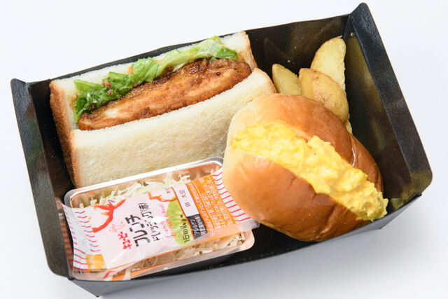 チキンカツサンド&卵ロール