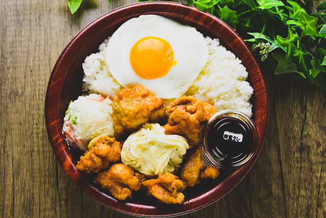 ポテサラ+チキン南蛮タルタルソース目玉焼きのせ
