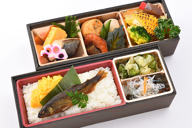 夏味 あゆ甘露煮の二段重