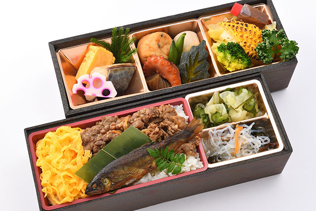 夏味 和牛しぐれとあゆ甘露煮の二段重