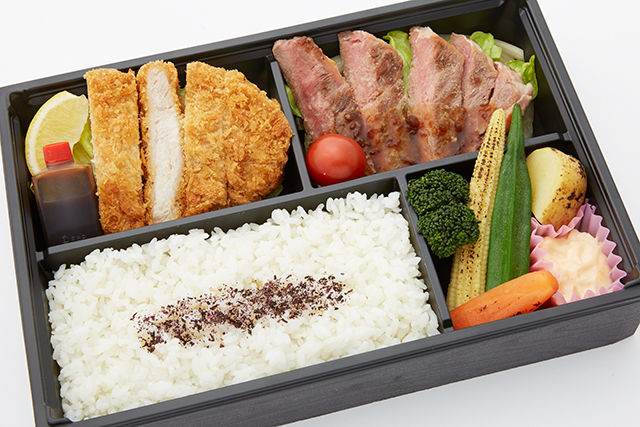 熟成ビーフステーキ&三元豚とんかつ弁当