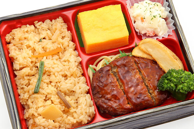 照焼きハンバーグ弁当~山菜ごはん~