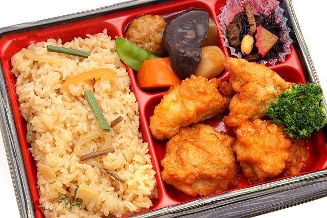 ザンギ弁当~山菜ごはん~