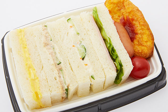 ミックスサンド(オムレツ)