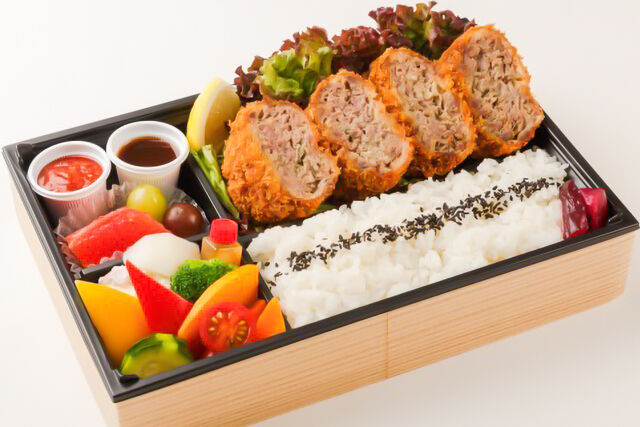 厳選牛100%のメンチカツ弁当