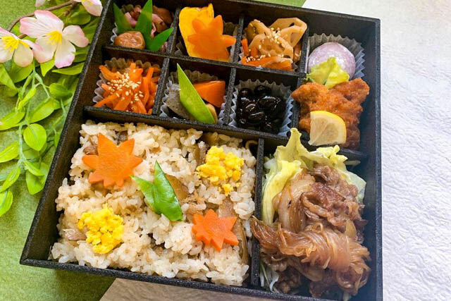 牛すき焼き8升御膳(鶏五目御飯)