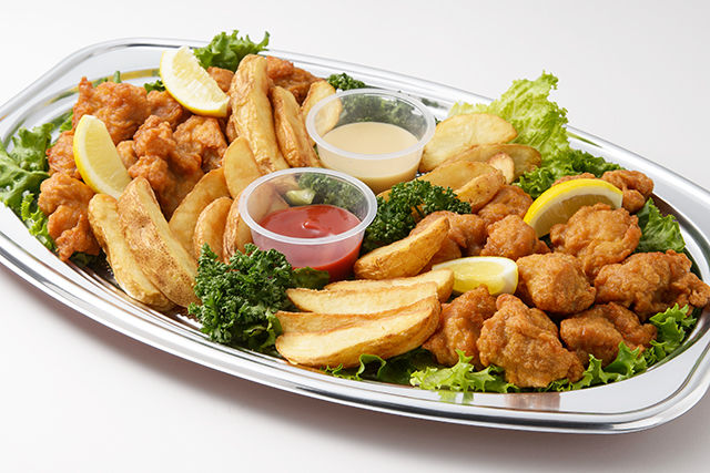 唐揚げとポテトの2種ソース添え