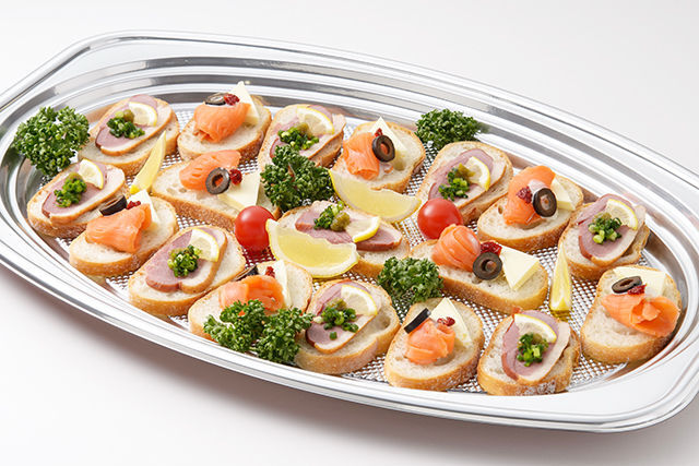 鴨スモークとサーモンのブルスケッタ2種盛り合わせ